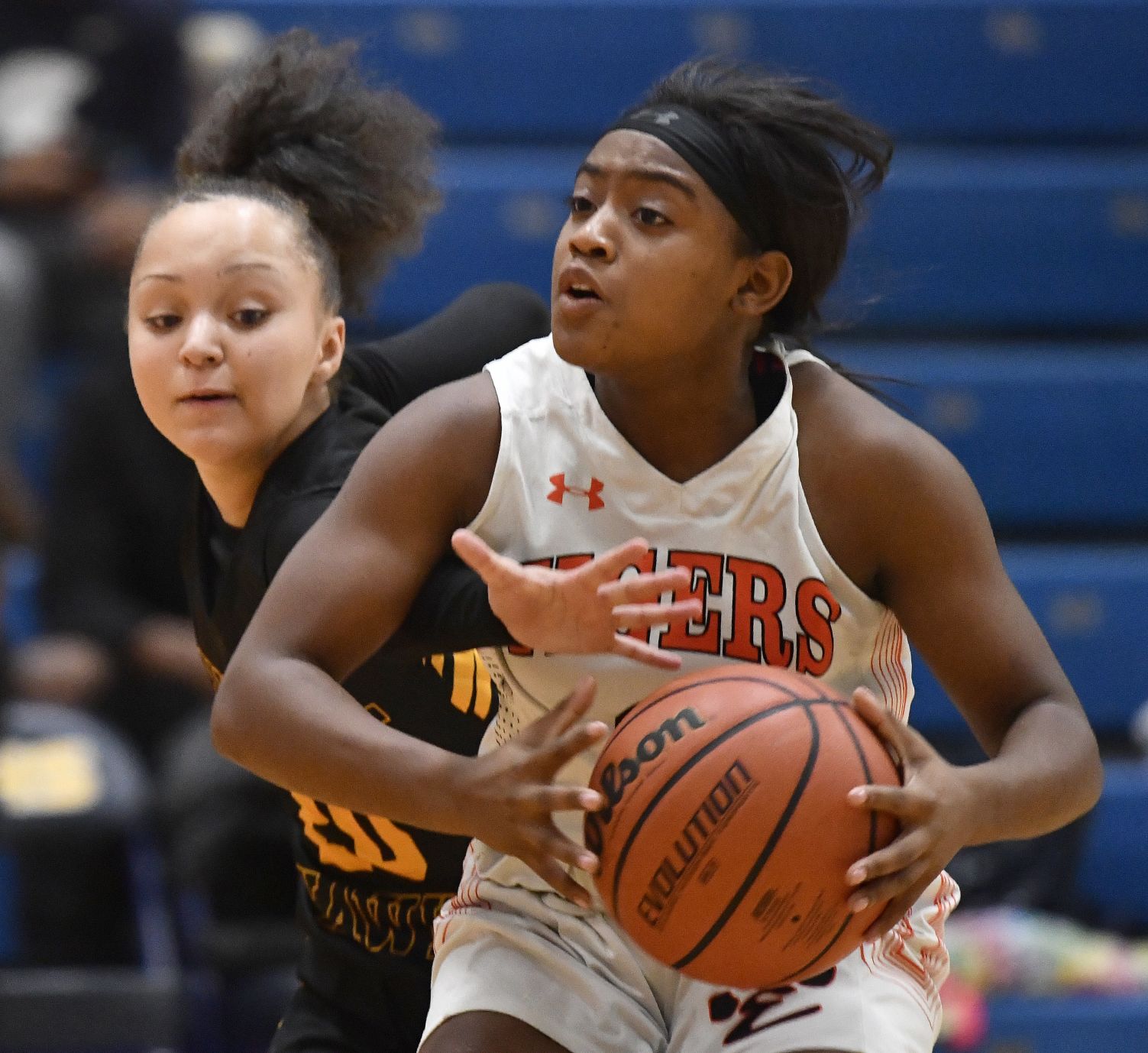 Edwardsville vs Hazelwood Central in Southern Illinois Shootout